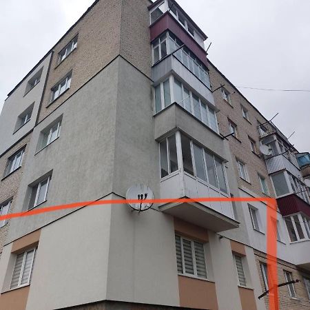 Подобова Оренда Двокімнатної Квартири Старичі المظهر الخارجي الصورة