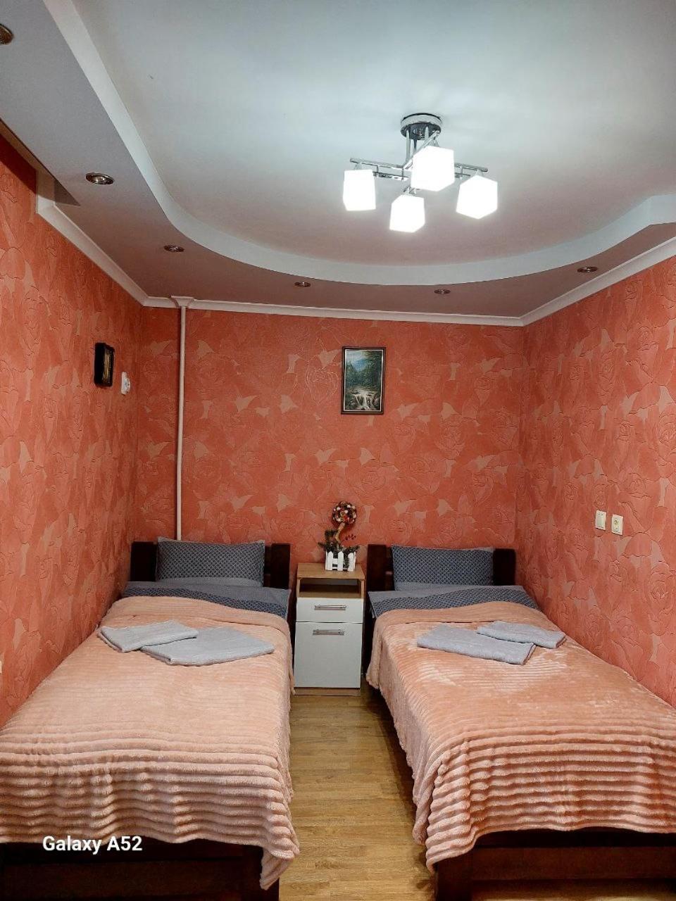 Подобова Оренда Двокімнатної Квартири Старичі المظهر الخارجي الصورة