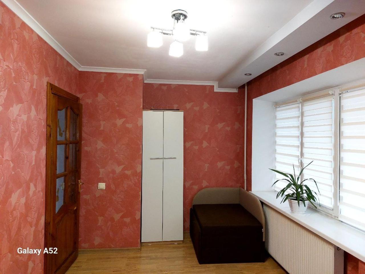 Подобова Оренда Двокімнатної Квартири Старичі المظهر الخارجي الصورة
